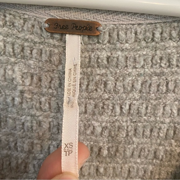 Free People Heart It Laces grey Oversized Sweater XS - Picture 6 of 8